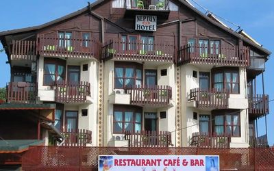 Neptün Hotel · 2