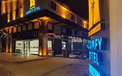 Comfy Otel Antalya Lara · 4