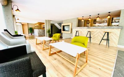 Royal City Hotel · 4