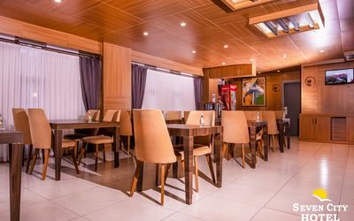 Seven City Hotel · 5