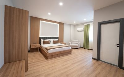 Sever Suites · 3