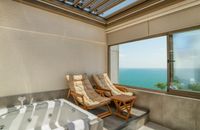 Deniz Manzaralı Suit - 3