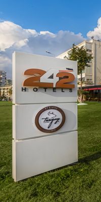 Tema 242 Hotel