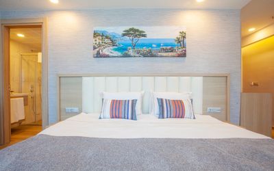 Old Town Point Hotel · 5