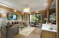 Pearl Pool Suite