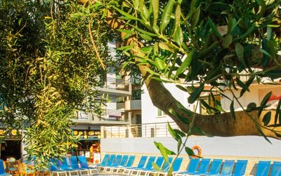 Mutlu Hotel · 4