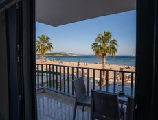 Altınkum Sahiline Sıfır 2+1 Deniz Manzarılı Daire Sol