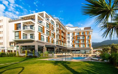 Maia Beach Hotel · 4