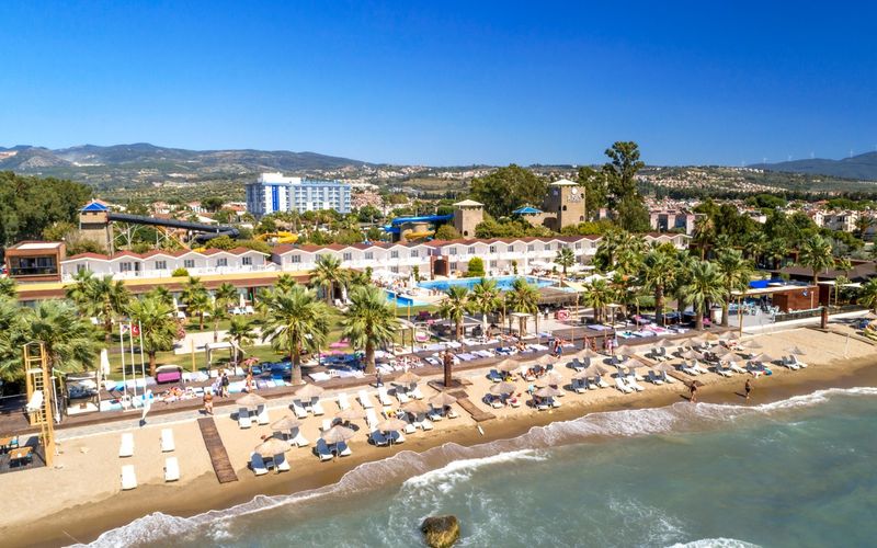 Risus Beach Resort Hotel · 1