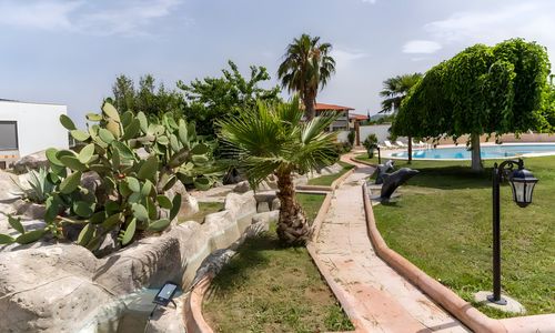 turkey/aydin/kusadasi/thelionsdenkusadasi3e677ea1.jpg