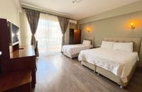 Deluxe Room - Partial Sea View