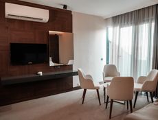 Executive Suit