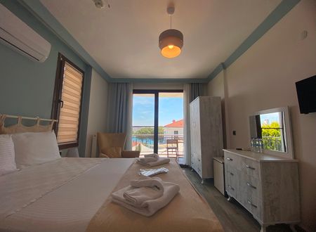 turkey/balikesir/ayvalik/lauracunda27fa7f8a.jpg