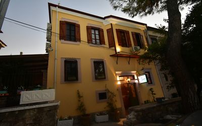 Olivia 1845 Guest House · 3