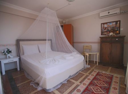turkey/balikesir/ayvalik/tuncotele30221bf.jpg