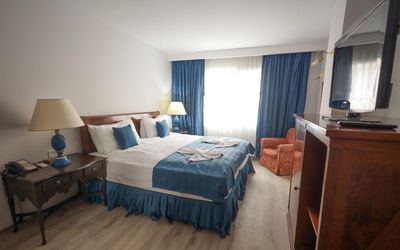 Altinoluk Hotel · 5