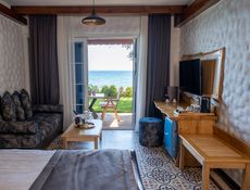 Deluxe oda - Deniz manzaralı, Bahçeli