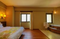 Corner Suite