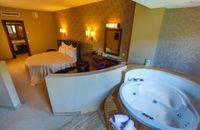Honeymoon Suite