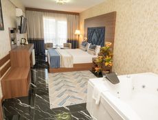 Senior Suite with JACUZZI