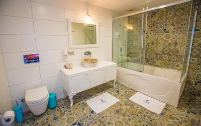 Limnades Hotel · 3