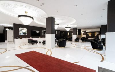 Golden Pars Hotel · 5