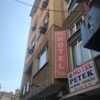 Petek Hotel