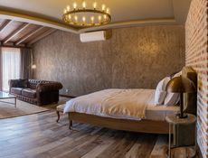 Nadas Grand Deluxe