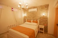 Двомісний номер "Економ" з помаранчевим кольором