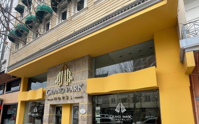 Grandpark Hotel · 3