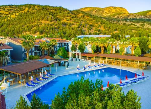 turkey/denizli/pamukkale/larinahierapolisthermaltatilkoyu45ef4364.jpg