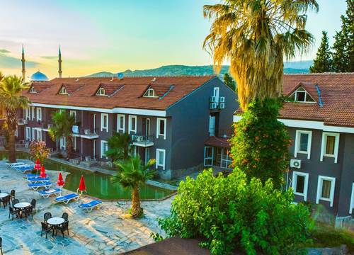 turkey/denizli/pamukkale/larinahierapolisthermaltatilkoyu9521910d.jpg