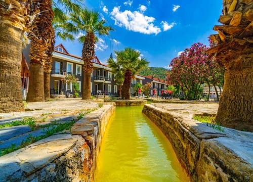 turkey/denizli/pamukkale/larinahierapolisthermaltatilkoyuf797750d.jpg