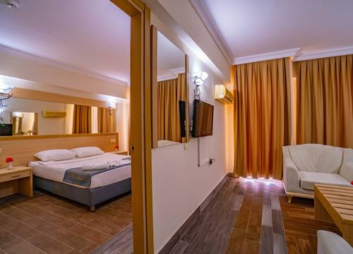 turkey/denizli/pamukkale/larinahierapolisthermaltatilkoyufa91a750.jpg