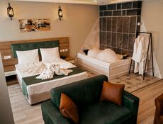 Deluxe Jacuzzi Room