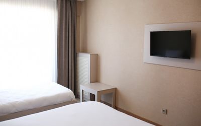 Otel Çınas · 3