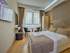 ECONOMİC ROOM