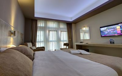 Arus Hotel · 5