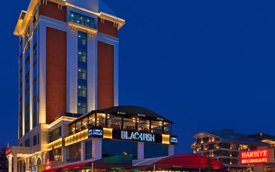 The Merlot Hotel · 5