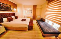 Standard Zimmer mit großem Doppelbett
