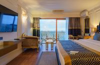 1 łóżko king-size - pokój typu superior z widokiem na morze