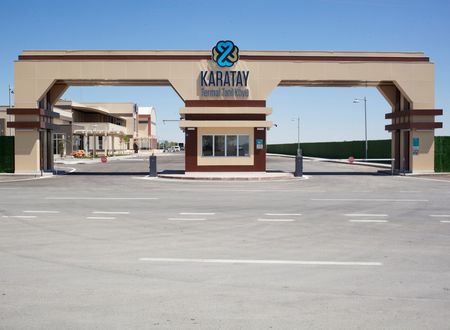 turkey/icanadolubolgesi/karataytermaltatilkoyu07842880.jpg