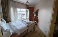 balkonlu deniz manzaralı