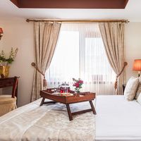 Alzer Hotel