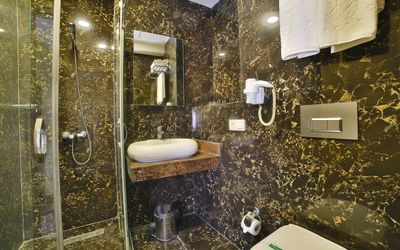Orka Old City Hotel & Spa · 4