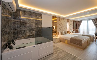 Zazzoni Airport Hotel · 3