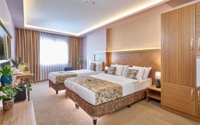 Atro Hotel · 4