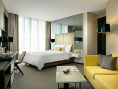 Centro Corner Suite