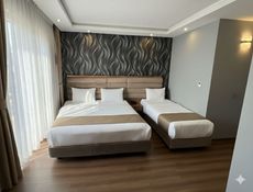 Trendy Triple Room