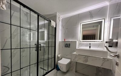 Bala Hotel · 3